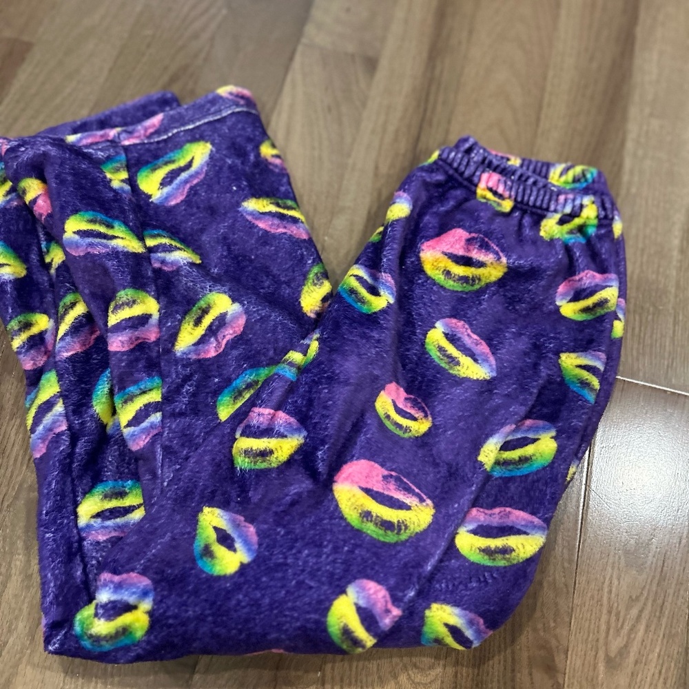 Fluffly Purple Lips PJ Pants Size 12/14